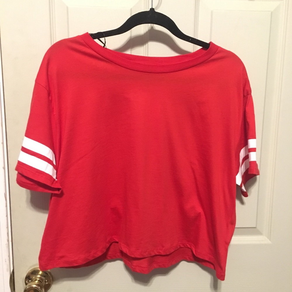 Divides crop top from H&M